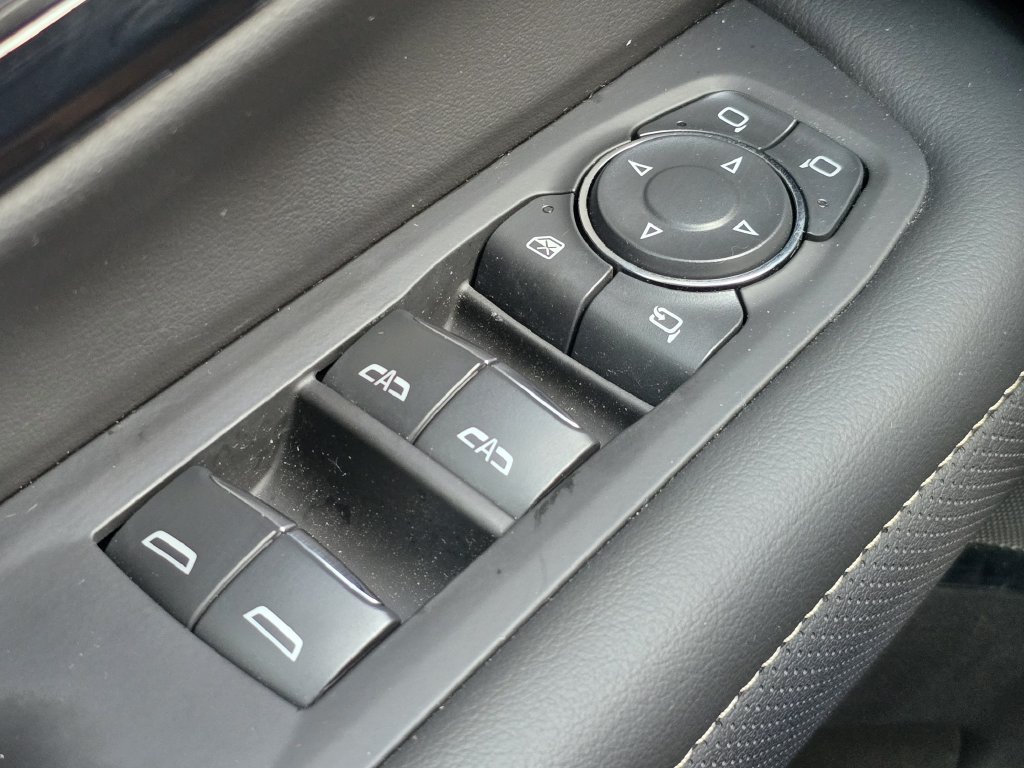 Certified 2025 Chevrolet Tahoe Premier AWD/4WD image 32