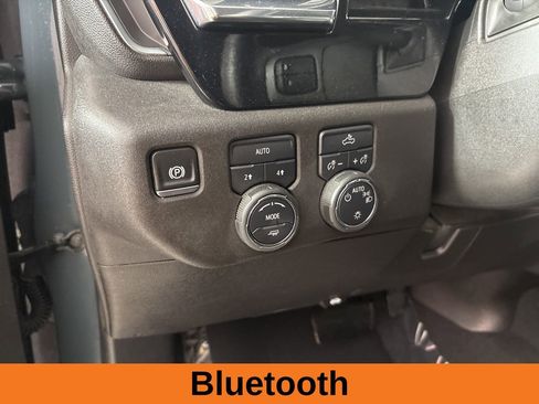Used 2025 Chevrolet Silverado 1500 LT image 10