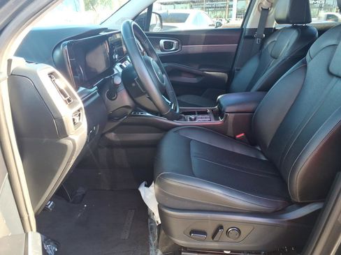 Used 2023 Kia Sorento S image 19