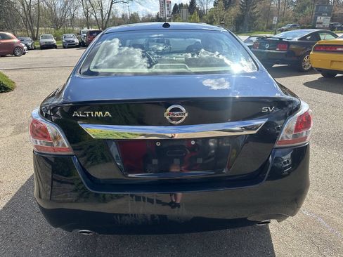 Used 2015 Nissan Altima 2.5 SV FWD image 5