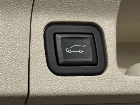 Used 2023 GMC Acadia Denali w/ Denali Ultimate Package image 27