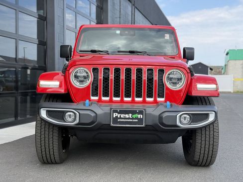 Used 2022 Jeep Wrangler Unlimited Sahara w/ Cold Weather Group image 4