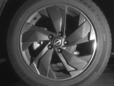 Used 2025 Nissan Rogue SV FWD image 12