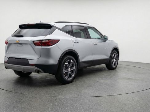 Used 2025 Chevrolet Blazer LT image 9