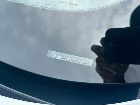 Used 2023 BMW 330i Sedan w/ M Sport Package image 9