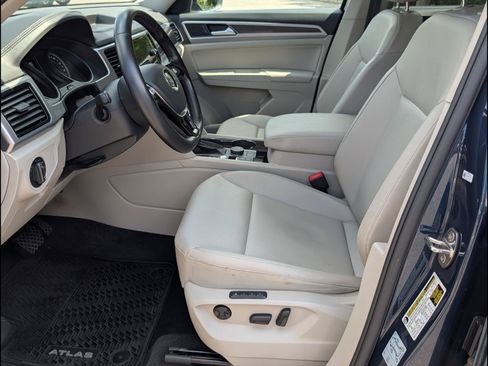 Used 2018 Volkswagen Atlas SEL AWD/4WD image 14