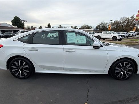 Used 2023 Honda Civic EX image 3