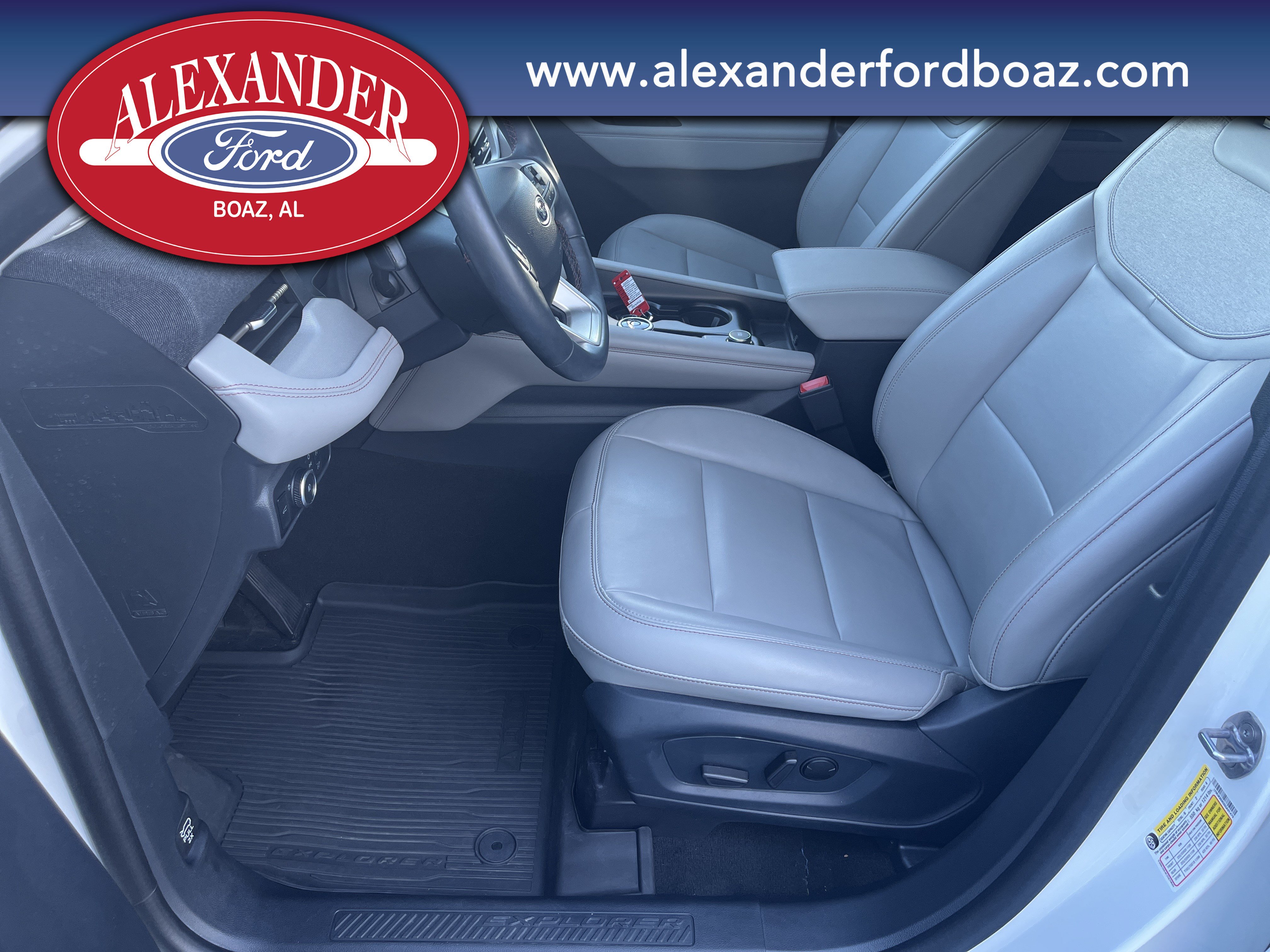 Used 2025 Ford Explorer Active w/ Active Comfort Package AWD/4WD image 9
