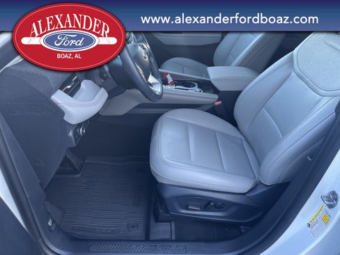 Used 2025 Ford Explorer Active w/ Active Comfort Package image 9