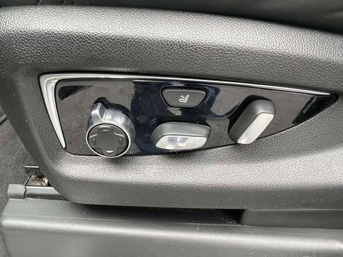 Used 2020 Cadillac Escalade Platinum image 16
