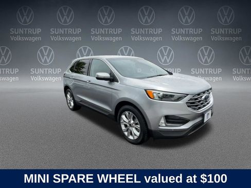 Used 2024 Ford Edge Titanium image 2