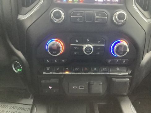 Used 2022 GMC Sierra 2500 AT4 w/ AT4 Premium Plus Package image 16