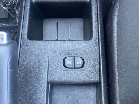 Used 2012 MAZDA MAZDA2 Sport image 17