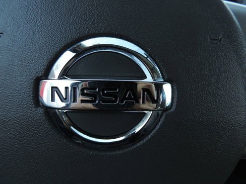 Used 2016 Nissan Frontier SV image 28