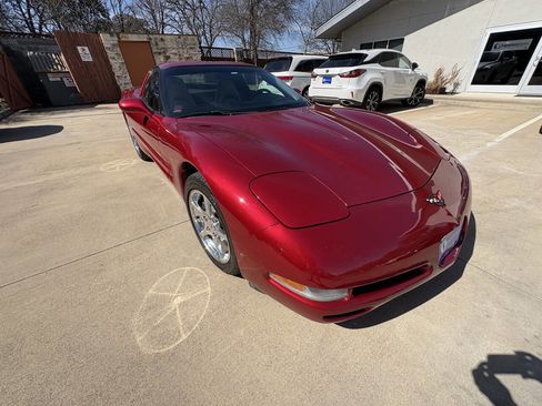 Used 2004 Chevrolet Corvette Coupe w/ Roof Package image 10