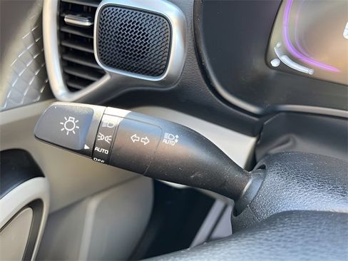 Used 2025 Kia Soul LX w/ LX Technology Package image 16