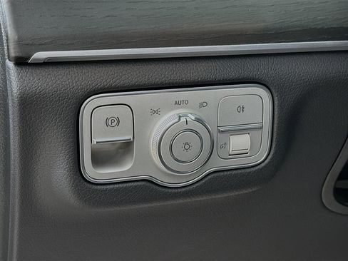 Certified 2025 Mercedes-Benz GLE 350 4MATIC image 10