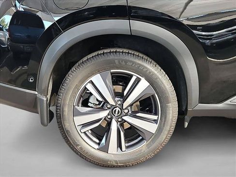 Used 2024 Nissan Rogue SL w/ SL Premium Package FWD image 20