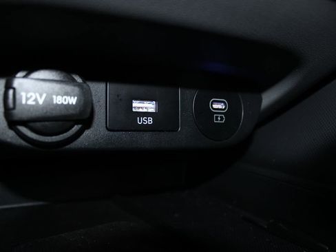 Used 2024 Hyundai Elantra SEL w/ Convenience Package image 33