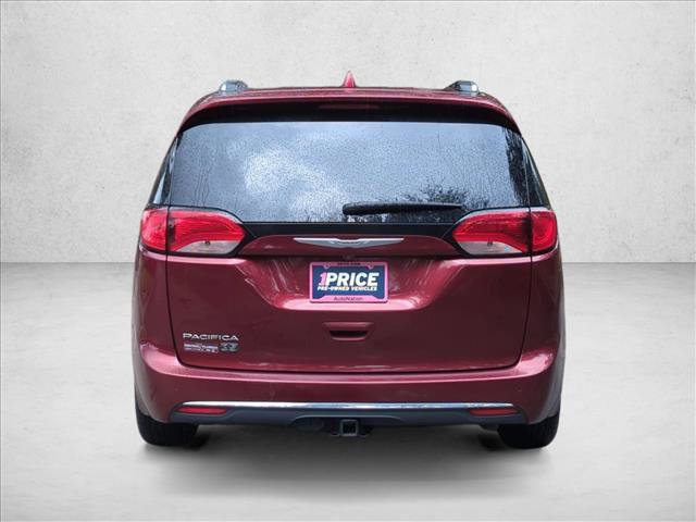 Used 2020 Chrysler Pacifica Touring-L FWD image 6