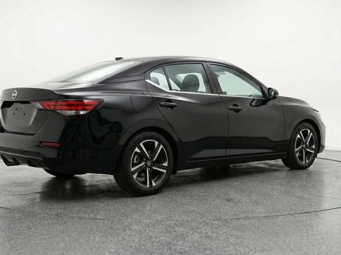 Used 2025 Nissan Sentra SV image 7