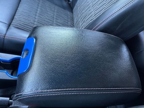 Used 2012 Jeep Wrangler Unlimited Sahara image 37