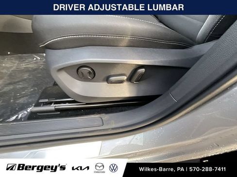 Used 2024 Volkswagen Taos SE w/ Black Wheel Plus Package AWD/4WD image 5