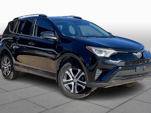 Used 2017 Toyota RAV4 LE image 3