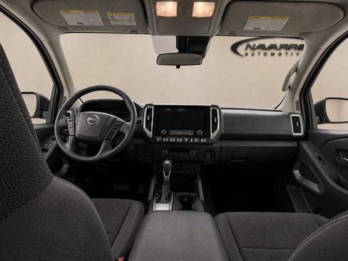 Used 2025 Nissan Frontier SV RWD image 13