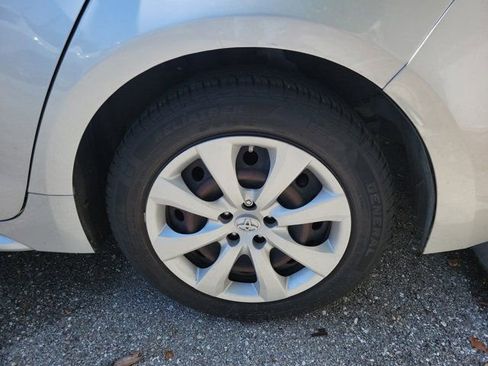 Used 2020 Toyota Corolla LE FWD image 7