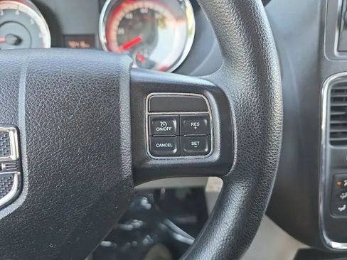 Used 2016 Dodge Grand Caravan SE w/ Quick Order Package 29E SE FWD image 18