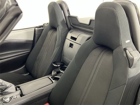 Certified 2025 MAZDA MX-5 Miata Club image 13