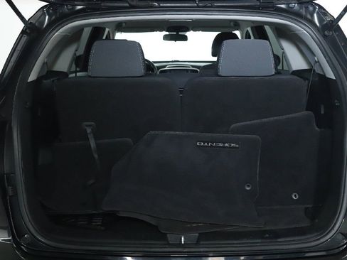 Used 2018 Kia Sorento LX image 29