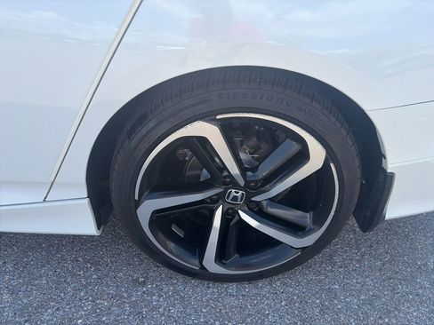 Used 2019 Honda Accord Sport image 10