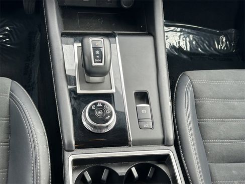 Used 2024 Mitsubishi Outlander SE image 21