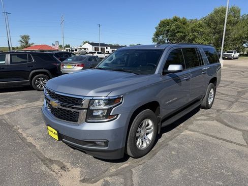 Used 2016 Chevrolet Suburban LT AWD/4WD image 4