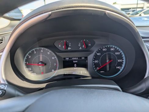 Used 2025 Chevrolet Malibu LT FWD image 9