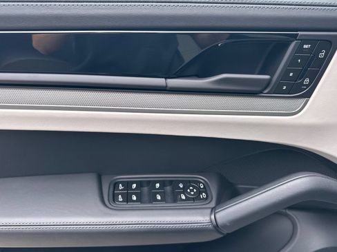New 2026 Porsche Cayenne Coupe AWD/4WD image 12