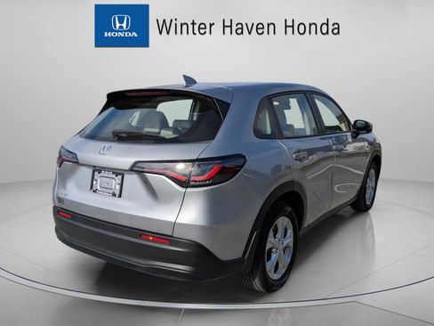 Used 2023 Honda HR-V LX image 8