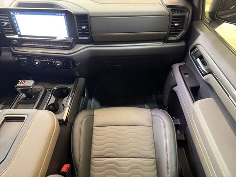 Used 2022 Chevrolet Silverado 1500 ZR2 w/ Technology Package AWD/4WD image 27