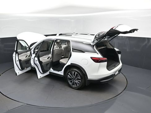 Certified 2026 INFINITI QX60 Luxe w/ Cargo Package FWD image 48