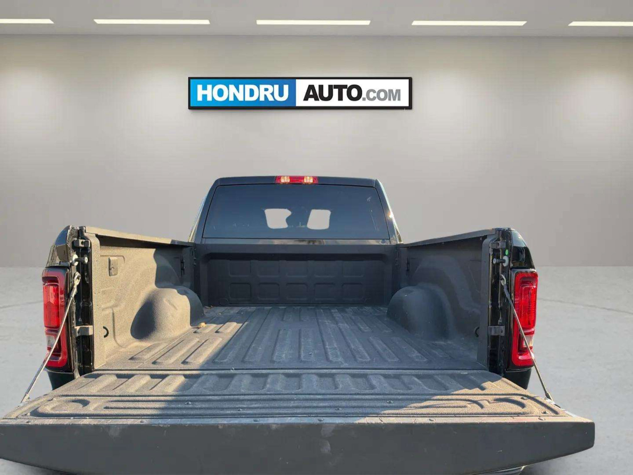 Used 2026 RAM 2500 Big Horn AWD/4WD image 9