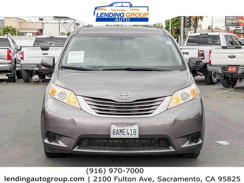 Used 2017 Toyota Sienna LE FWD image 6