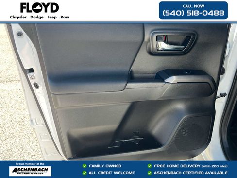 Used 2019 Toyota Tacoma TRD Off-Road image 23