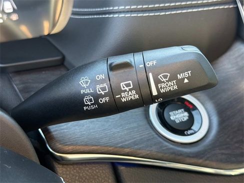 Used 2023 Jeep Grand Cherokee Overland w/ Luxury Tech Group IV image 22