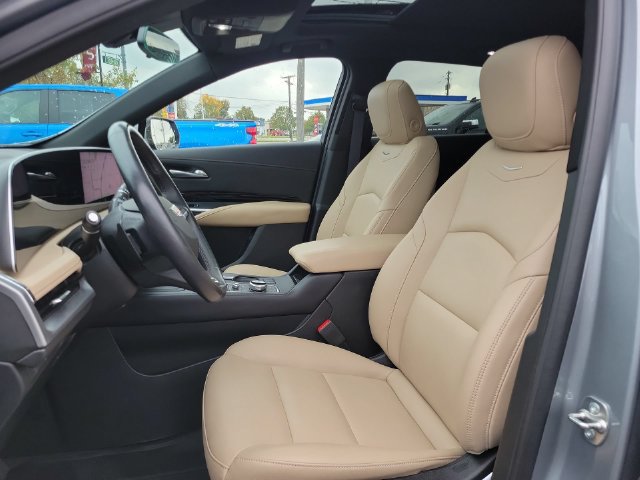 Certified 2024 Cadillac XT4 Luxury w/ Cold Weather Package FWD image 25