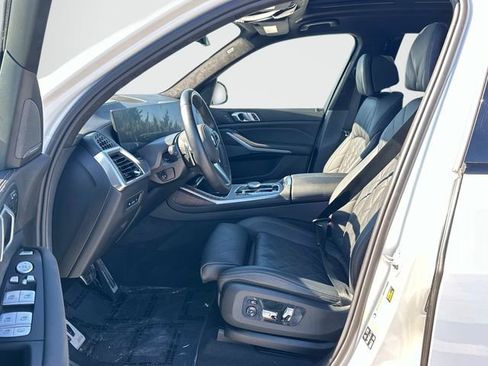 Used 2024 BMW X7 xDrive40i w/ M Sport Package image 16