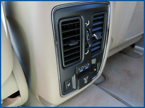 Certified 2018 Jeep Grand Cherokee Overland AWD/4WD image 12