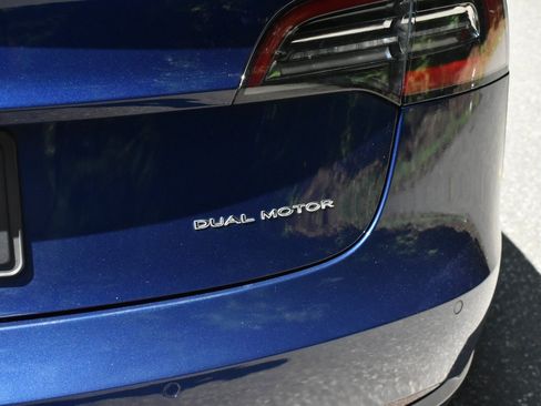 Used 2022 Tesla Model 3 Long Range AWD/4WD image 29