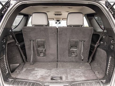 Used 2019 Dodge Durango SXT AWD/4WD image 16